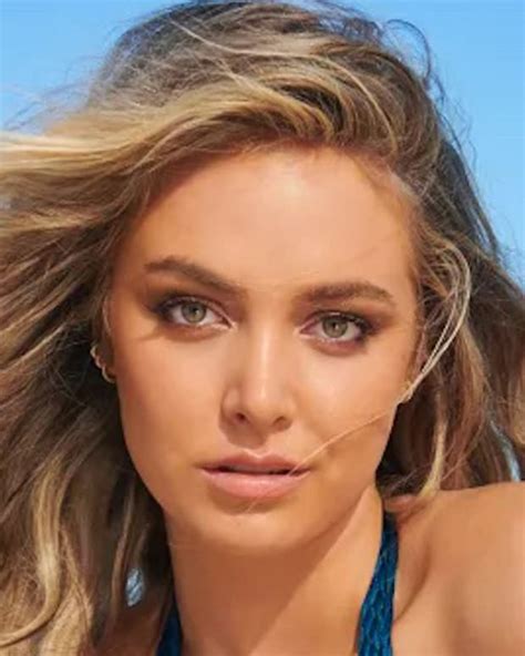 Raine Michaels videos: 2019 SI Swimsuit